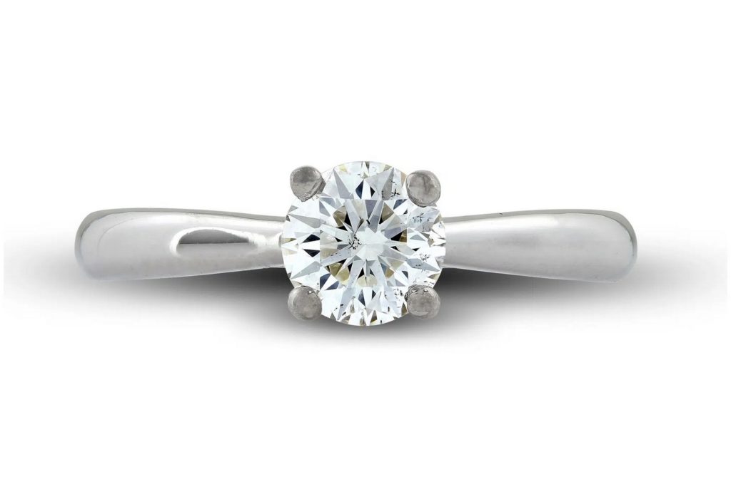 bague de fiançailles « Féminine » en or blanc 18k, solitaire à cathédrale et panier