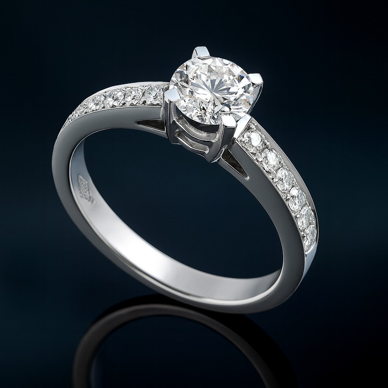 Bague de fiançailles Radieuse en or blanc 18k et aux épaules pavées