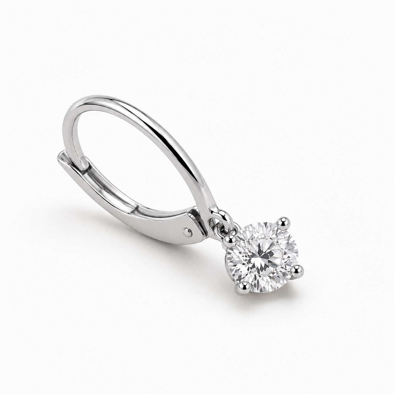 Ravissantes boucles d'oreilles dormeuses en diamant
