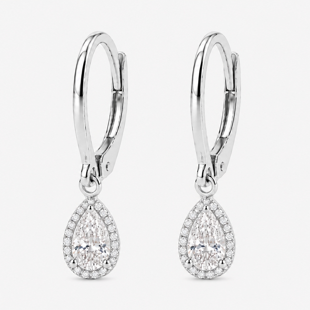 Boucles d’oreilles dormeuses Passionnées en diamant taille poire et or blanc 18k avec halo