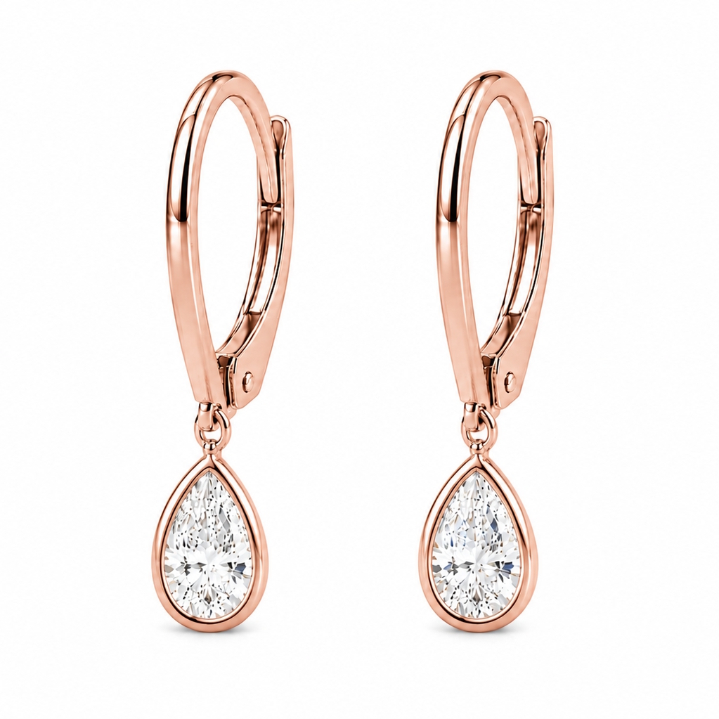 Boucles d’oreilles dormeuses Choyées en diamant taille poire serti clos et or rose 18k