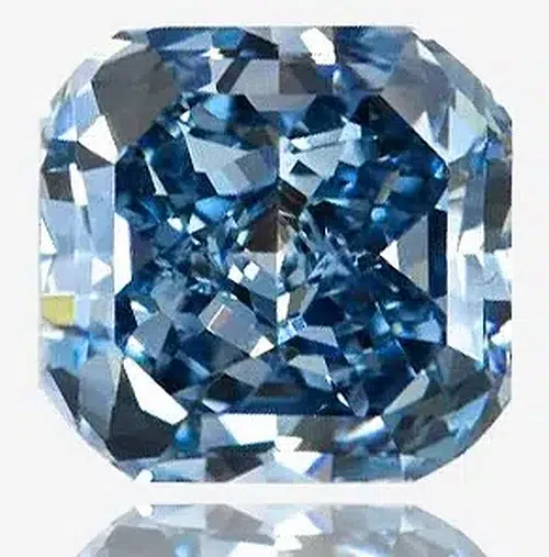 Diamant bleu de forme Asscher, variante carrée de la taille émeraude.