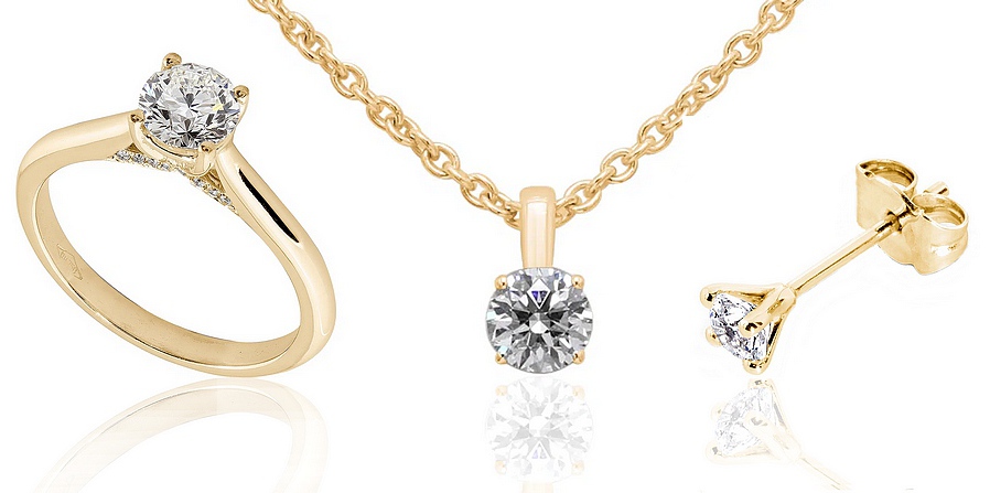 Parure Hauthentic en or jaune, bague, pendentif et boucles d'oreilles en diamant.