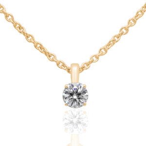 Poétique : Pendentif diamant solitaire en or jaune 18k, chaîne en or incluse. Production et livraison en 15 à 7 jours ouvrés.