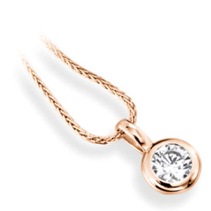 Subtil : Pendentif diamant en or rose 18k serti clos, chaîne en or incluse. Production et livraison en 15 à 7 jours ouvrés.