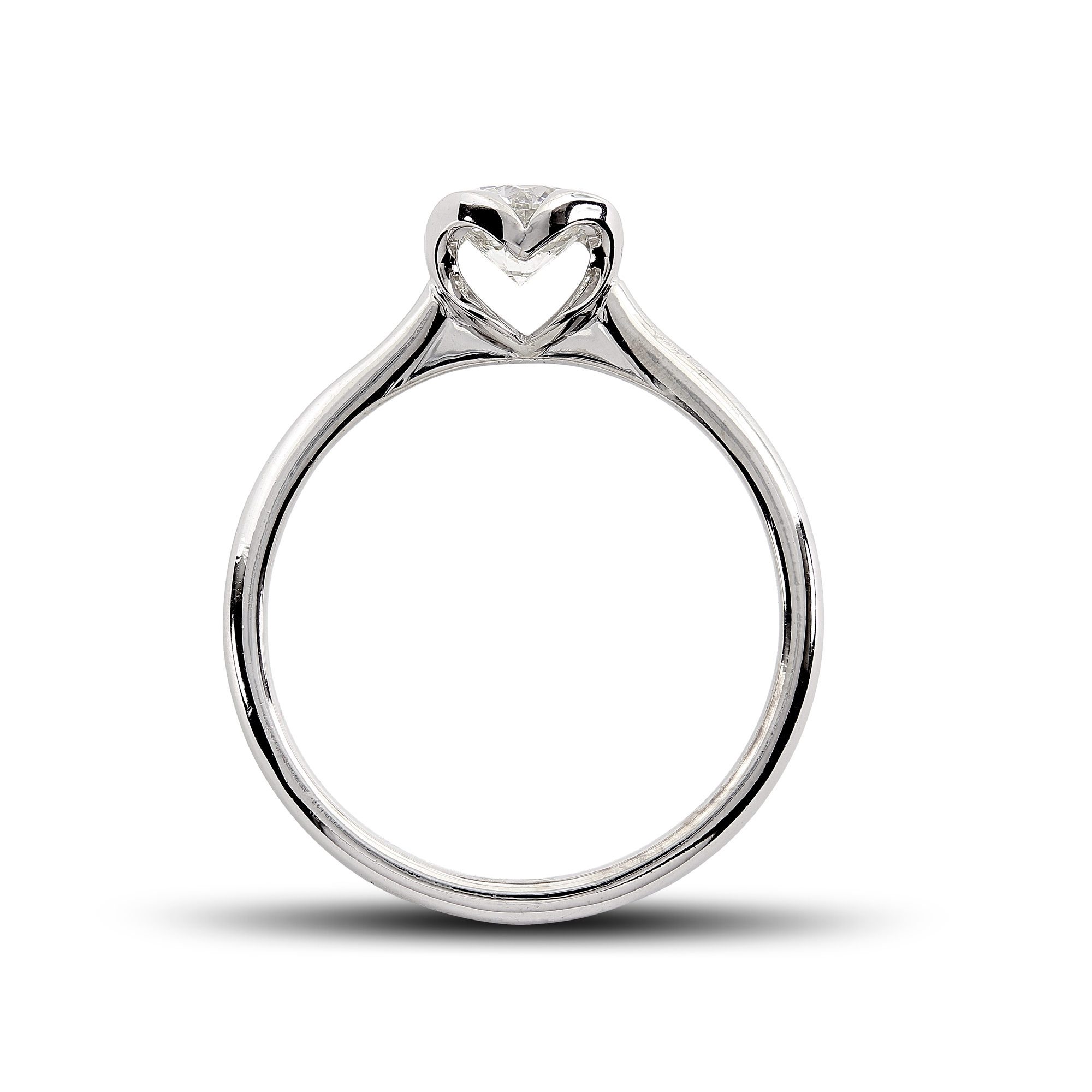 Solitaire diamant Romantique en or blanc 18k, au chaton formant un coeur