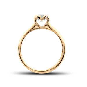 Romantique : Solitaire diamant en or jaune 18k, au chaton formant un coeur. Production et livraison en 15 à 7 jours ouvrés.